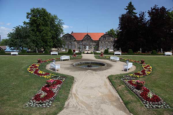 Blick über den Schlosspark Blankenburg zum Kleinen Schloss