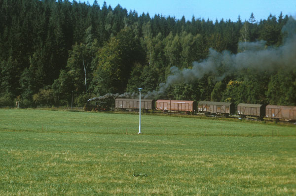 99 1582 mit Güterzug