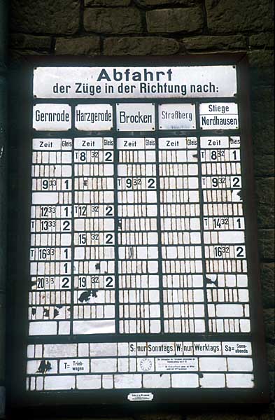 emailierten Abfahrtstafel im Bahnhof Alexisbad
