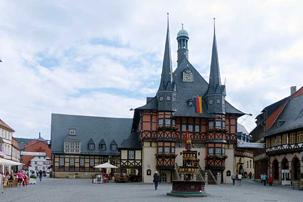 Wernigerode - Markt mit Rathaus