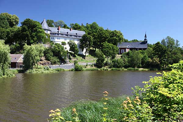 Stiege - See mit Burg und Kirche